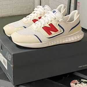 New Balance Men's White and Red Sneakers